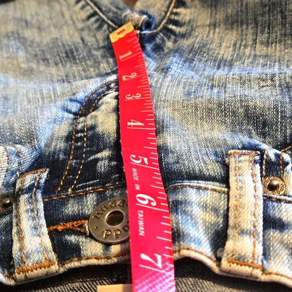 Mudd Acid Wash Blue Skinny 5-pkt Jeans Embroidered Back Pkt Women size 0 (zero) - Picture 12 of 13